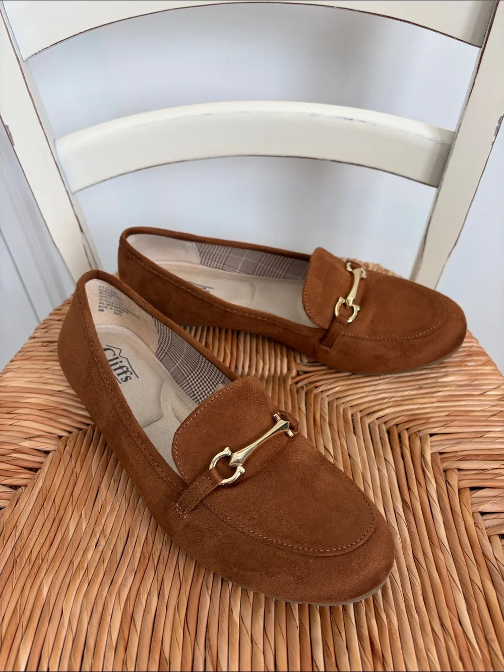 Cliffs by WHITE MOUNTAIN Brown Suede Loafers with Gold Bit 8.5 Medium